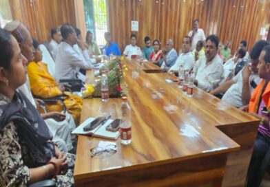 दलसिंहसराय:20 सूत्री बैठक में नल-जल योजना,शौचालय और पैक्स से जुड़े मुद्दों पर हुई चर्चा
