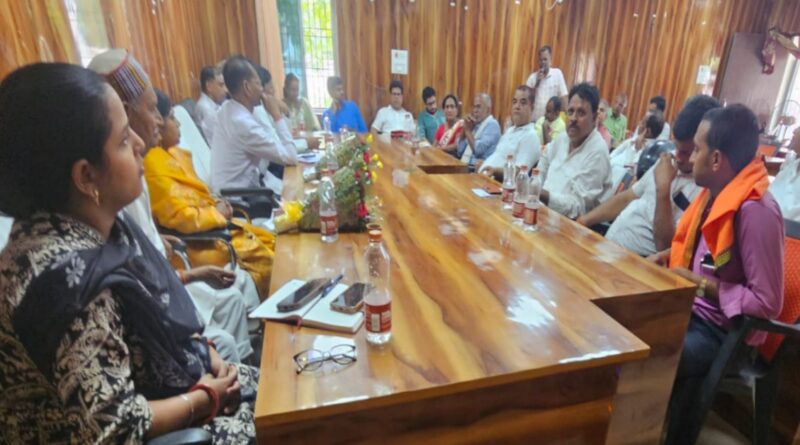 दलसिंहसराय:20 सूत्री बैठक में नल-जल योजना,शौचालय और पैक्स से जुड़े मुद्दों पर हुई चर्चा