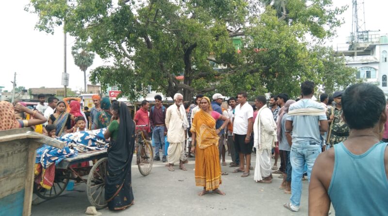 दलसिंहसराय:बस की ठोकर से अधेड़ की मौत ,मुआवजे की मांग को लेकर एन एच 28 जाम