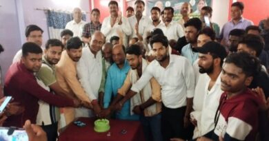 समस्तीपुर नगर राजद ने सद्भावना दिवस के रूप में मनाया लालू यादव का जन्मदिन, केक काटा