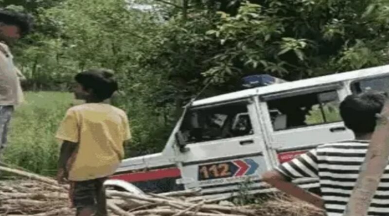 डायल 112 की गाड़ी ने दो छात्राओं को रौंदा:एक की मौत, दूसरी की हालत गंभीर;आरोप नशे में था जीप का ड्राइवर