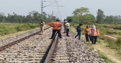 रुसेराघाट रेलवे स्टेशन के पास ट्रेन की चपेट में आने से युवक की मौत