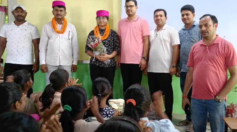 दलसिंहसराय:सुदीप्ता ने नीट परीक्षा क्वालीफाई किया,किया गया सम्मानित