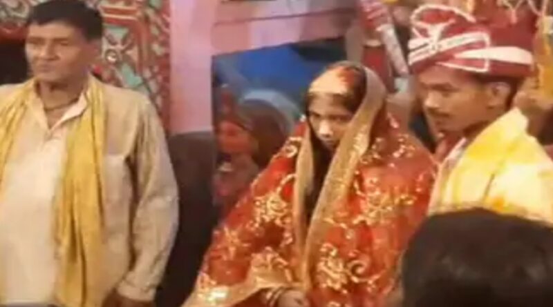 प्रेमिका से मिलने पहुंचे प्रेमी को ग्रामीणों ने पकड़ा: मंदिर में दोनों की शादी कराई