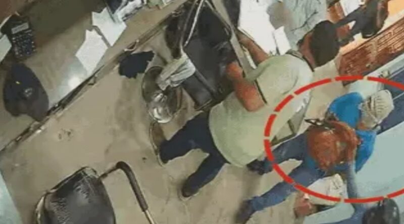 2 मिनट के अंदर 4.50 लाख रुपए लूटे:समस्तीपुर में कनपट्टी पर पिस्टल रख लुटा..