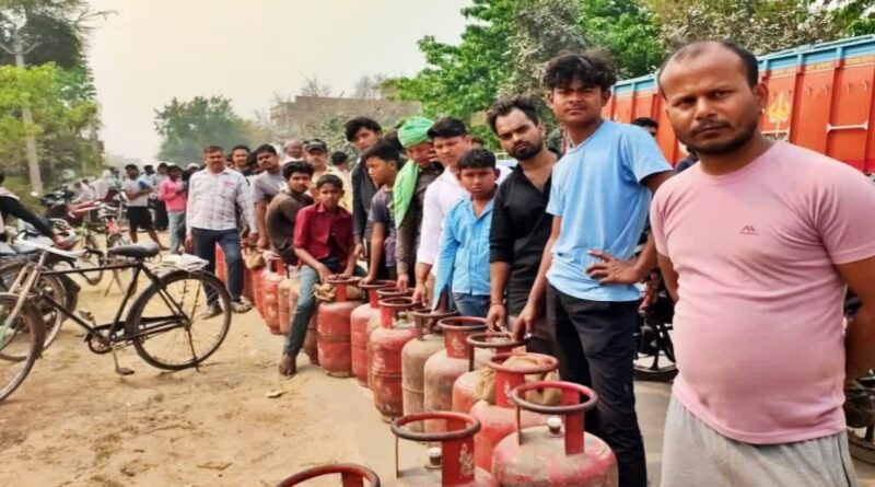 गैस वितरक के साथ एसडीओ ने की बैठक:समस्तीपुर में रोजाना 20,417 सिलेंडर की बुकिंग