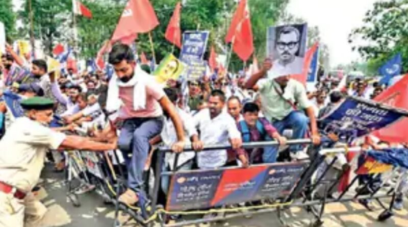 यूजीसी कानून लागू करने और 65% आरक्षण की मांग को लेकर छात्रों का उग्र प्रदर्शन,पुलिस ने किया लाठीचार्ज