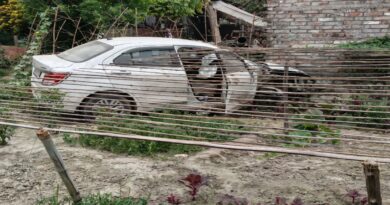 दलसिंहसराय:अनियंत्रित कार घर के दीवार से टकराया, एक युवक जख्मी