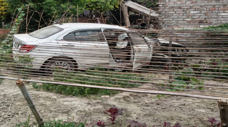दलसिंहसराय:अनियंत्रित कार घर के दीवार से टकराया, एक युवक जख्मी