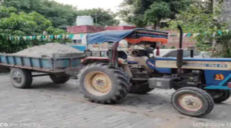 बेगूसराय में बालू माफिया पर शिकंजा, बूढ़ी गंडक में छापा, दो ट्रैक्टर जब्त