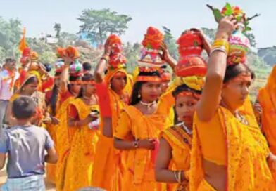 1150 श्रद्धालुओं ने सिर पर कलश लेकर निकाली भव्य शोभा यात्रा,गूंज रहे मंत्र