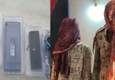 माइक्रो फाइनेंस कर्मी से लूट मामले के दो बदमाश गिरफ्तार:देसी कट्टा बरामद