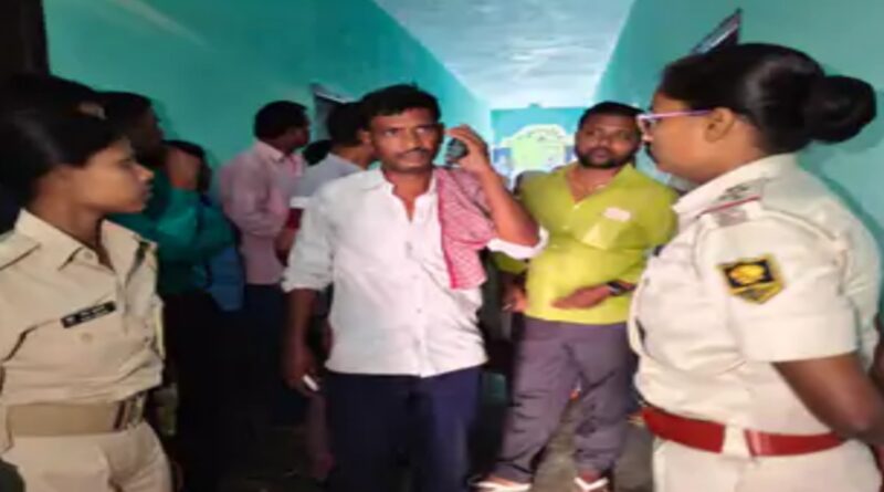 समस्तीपुर में घर में अकेली महिला ने किया सुसाइड: दरवाजा तोड़ कर निकाली लाश