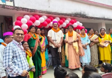 उत्क्रमित मध्य विद्यालय गोसपुर की प्रधानाध्यापिका के सेवानिवृति पर शिक्षिका को किया गया सम्मानित 