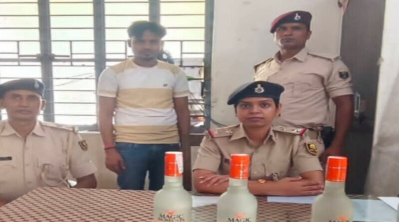 दलसिंहसराय स्टेशन पर 4 बोतल विदेशी शराब के साथ धंधेबाज गिरफ्तार,भेजा जेल