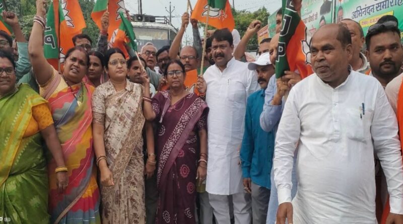 बंगाल में भाजपा की जीत का समस्तीपुर में जश्न: कार्यकर्ताओं ने की आतिशबाजी