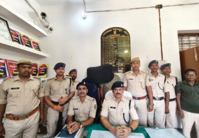समस्तीपुर पुलिस ने ATM कार्ड बदलकर ठगी करने वाले गिरोह के दो सदस्य दबोचे, 32 एटीएम कार्ड बरामद