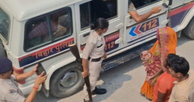 समस्तीपुर:बच्चा चोर समझ एक महिला को ग्रामीणों ने पकड़ा,मौके पर पहुंची पुलिस