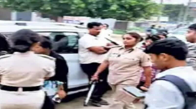 पुलिस की छापेमारी,आर्केस्ट्रा संचालक को 40 लड़कियां बेचा, 22 गिरफ्तार