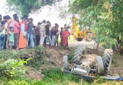 ट्रैक्टर पलटने से 20 वर्षीय ट्रेक्टर चालक का हुआ मौत 