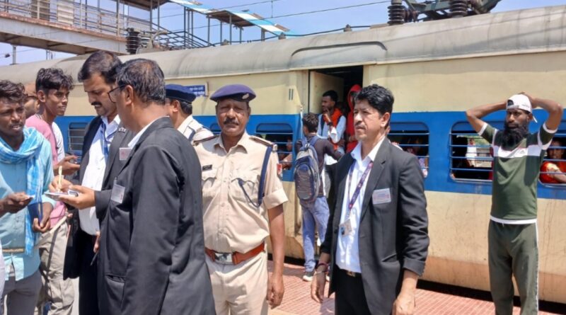 समस्तीपुर क्षेत्र में चला सघन टिकट जांच अभियान, 6833 यात्री पकड़े गए