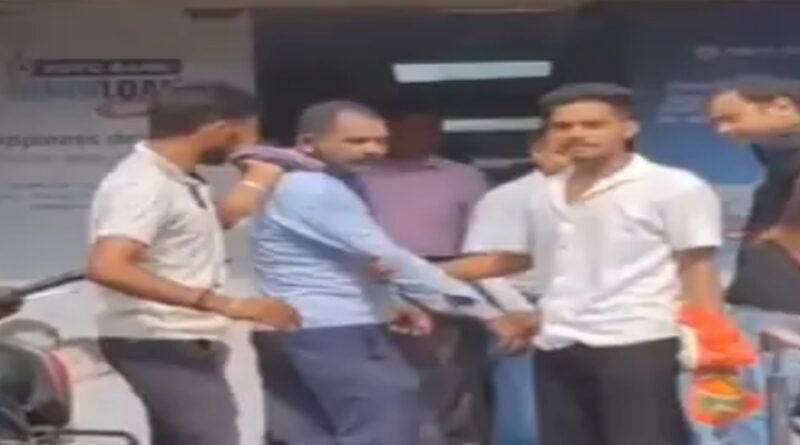 कैशवैन लूटने आए अपराधी को ड्राइवर ने पकड़ा:दो फरार हुए