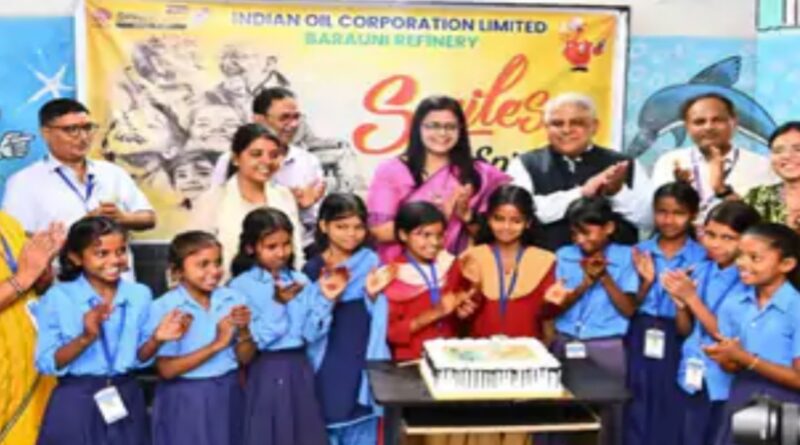 IOCL ने कस्तूरबा गांधी बालिका विद्यालय में बांटे गिफ्ट:स्पोर्ट्स-स्टडी किट व मिला बैग
