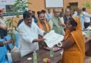 समस्तीपुर:आईएआरआई ने 500 किसानों को दिया धान के बीज एवं फलदार आम का पौधा