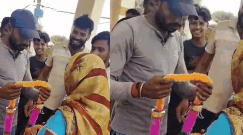प्रेमी संग आपत्तिजनक हालत में पकड़ाई 3 बच्चों की मां:पति की मर्जी से की शादी;5 साल से अफेयर