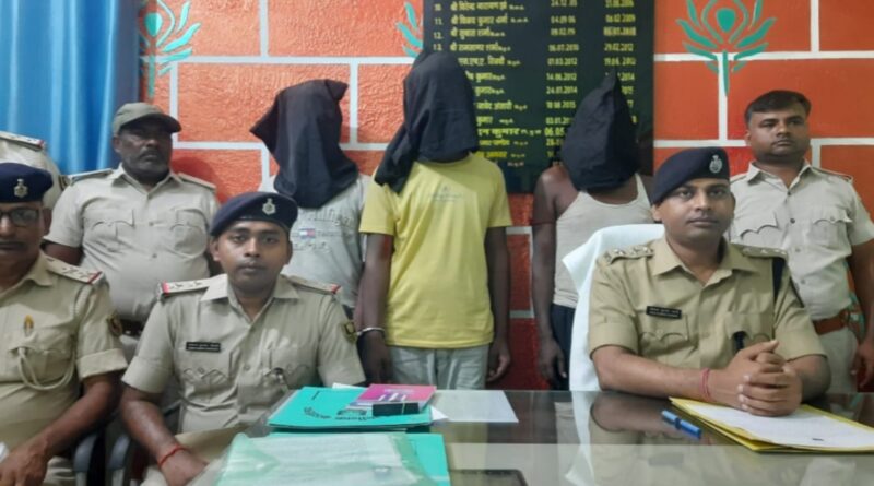 सातनपुर में जमीनी विवाद में धारदार हथियार से हत्या मामले में पिता-पुत्र समेत तीन गिरफ्तार