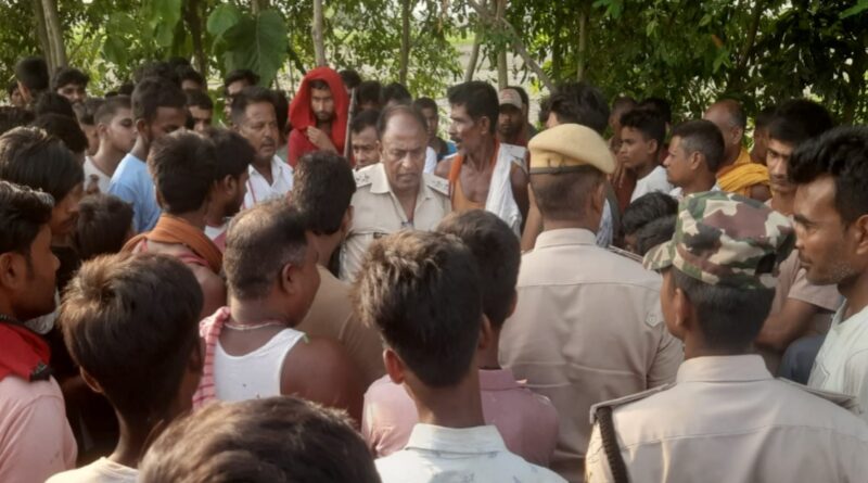 पति ने पत्नी समेत तीन मासूम बच्चों को नहर में फेंका, मां की बची जान,तीनों बच्चों का शव बरामद