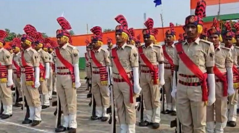 पुलिस ने हथियारों के साथ 5 अपराधी को दबोचा,बड़ी वारदात टली