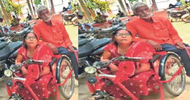 मां-बाप से बेटे ने फेरा मुंह, न्याय के लिए कलेक्ट्रेट में बिलखते रहे वृद्ध दंपती