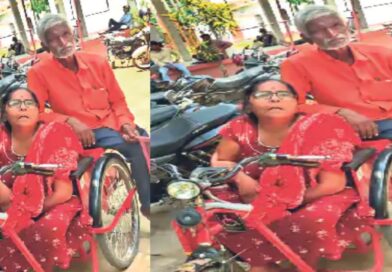 मां-बाप से बेटे ने फेरा मुंह, न्याय के लिए कलेक्ट्रेट में बिलखते रहे वृद्ध दंपती