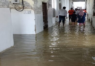डीएमसीएच की पुरानी ओपीडी में बारिश का पानी घुसने से मरीजों की बढ़ी परेशानी