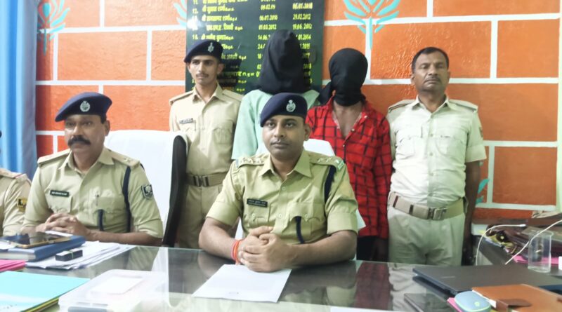 दलसिंहसराय:मंदिर के पास से दबोचे गए दो अपराधी,अवैध हथियार व जिंदा कारतूस बरामद