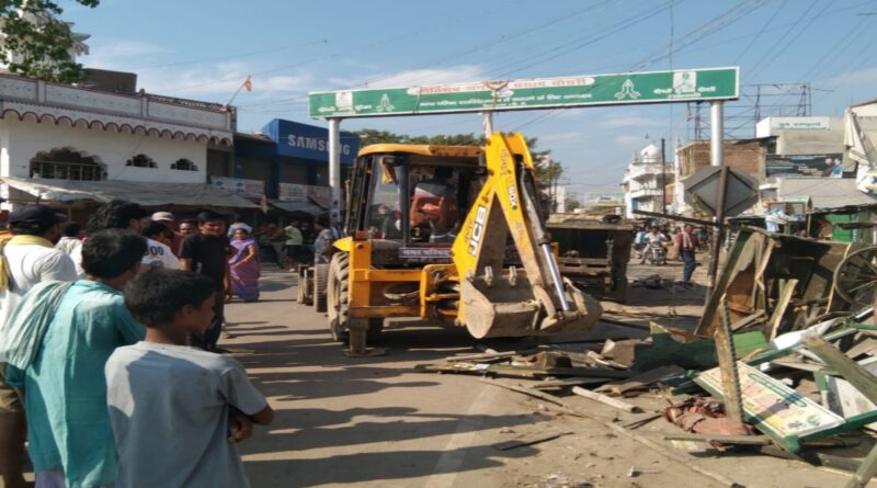 दलसिंहसराय:NH 28 पर अवैध पार्किंग और अतिक्रमण के खिलाफ सघन अतिक्रमण अभियान,5.81 लाख का जुर्माना