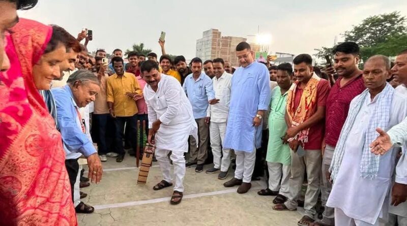 पटोरी डबल बुलेट क्रिकेट टूर्नामेंट में मुजफ्फरपुर ने सीतामढ़ी को हराकर सेमीफाइनल में बनाई जगह