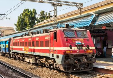 घंटों लेट चल रही रक्सौल-तिरुपति एक्सप्रेस, लंबी दूरी की अन्य ट्रेनें व मेमू -डेमू भी लेट