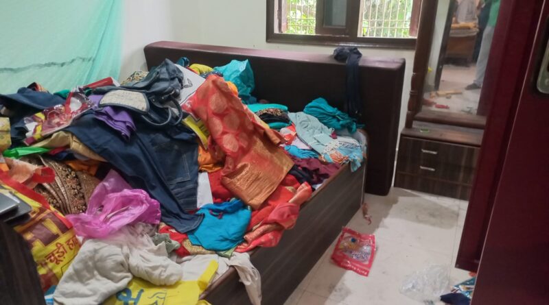 हथियारबंद डकैतों ने बंधक बना लूट ली 30 लाख की संपत्ति