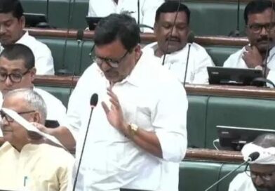 विधायक अजय कुमार ने उठाए नल-जल, सड़क और मानदेय के मुद्दे