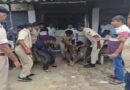 हाजीपुर में चेन छीनते युवक पकड़ा गया:लोगों ने जमकर की धुनाई