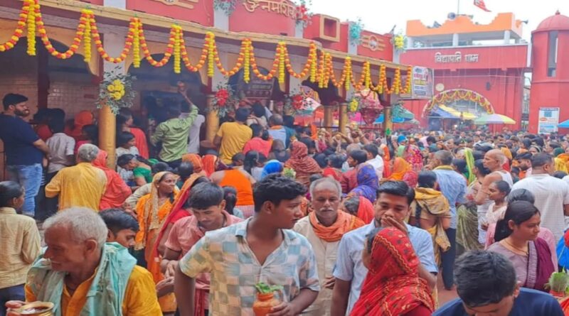 पहली सोमवारी पर उगना महादेव मंदिर में उमड़ा आस्था का सैलाब,चेन स्नेचिंग की घटनाएं