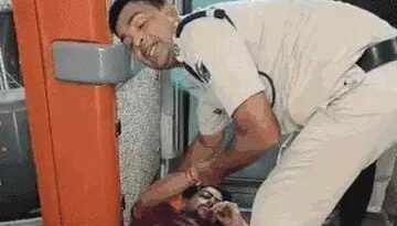 गयाजी जंक्शन पर RPF जवान ने बचाई यात्री की जान:हार्ट अटैक से बेहोश हुए व्यक्ति को दिया CPR