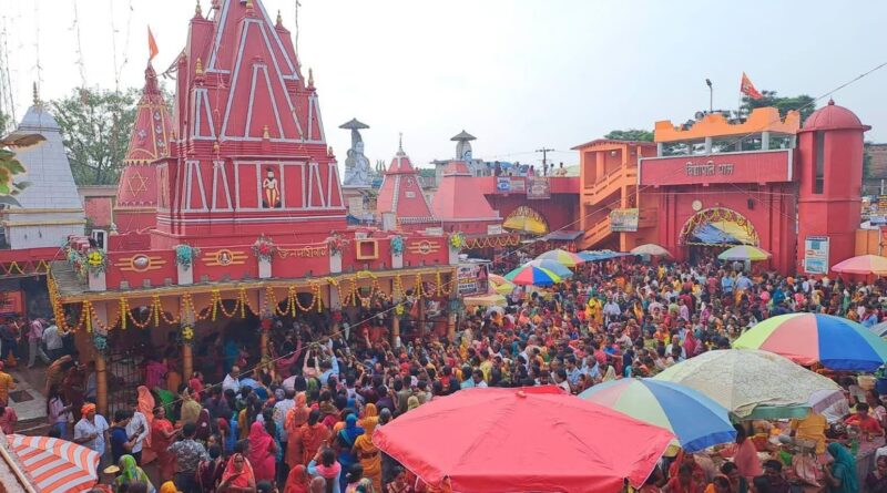 विद्यापतिधाम में तीसरी सोमवारी पर श्रद्धालुओं की उमड़ी भीड़,1 लाख से ऊपर भक्तों ने किया जलाभिषेक