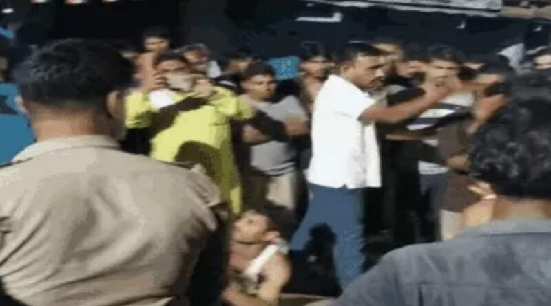 बेगूसराय में 12 साल के बच्चे की पीट-पीटकर हत्या:शव सड़क किनारे फेंका;सड़क जाम 