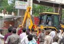 अंतिम सोमवारी से पहले थानेश्वर मंदिर के पास चला बुलडोजर, शाम तक दुबारा लगा 