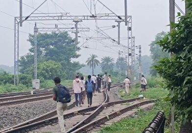 रोसड़ा में रेलवे लाइन किनारे मिला युवक का शव:राजधानी एक्सप्रेस से टकराने की आशंका