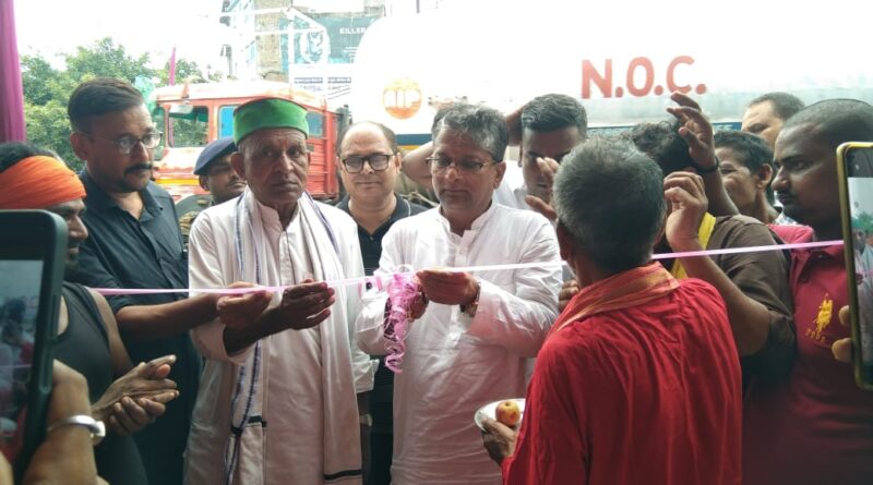 जय कल्याणी जय माँ काली बोल बम सेवा समिति का उद्घाटन, विधायक ने काटा फीता।