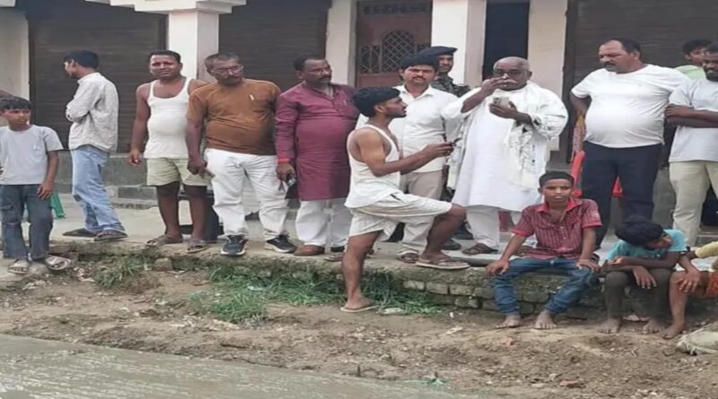 Samastipur:सड़क निर्माण में मिली खामियां, विधायक ने काम पर लगायी रोक